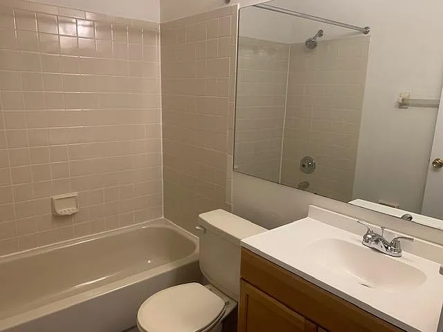 443 Thornwood Dr — Photo 11