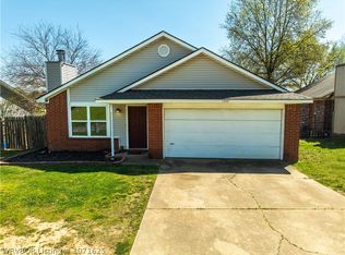 1920 N Hills Blvd, Van Buren, AR 72956