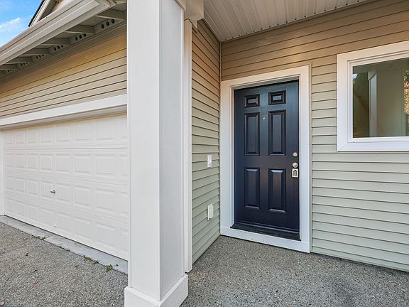 4th image of 1061 Ebbets Dr SW