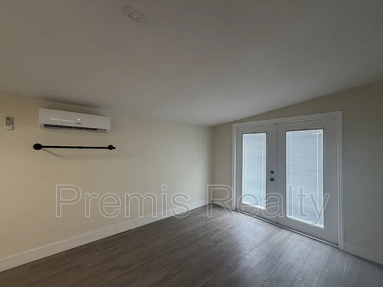 2028 N Betty Ln — Photo 12
