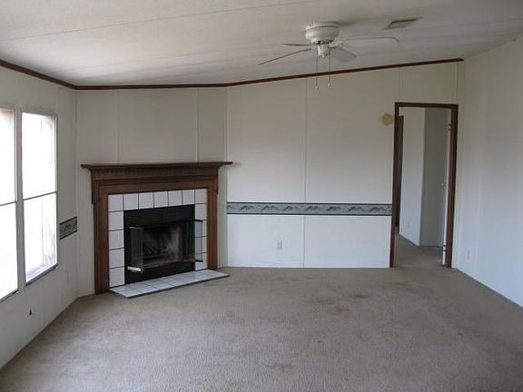 2nd image of 451 Chapel Hill Ln