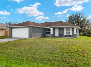 216 Pembroke St, Lehigh Acres, FL 33974
