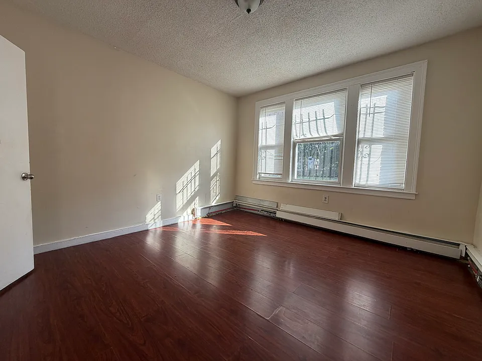 256 Mather St #1B