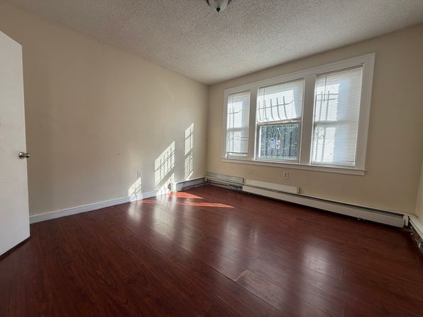 256 Mather St #1B