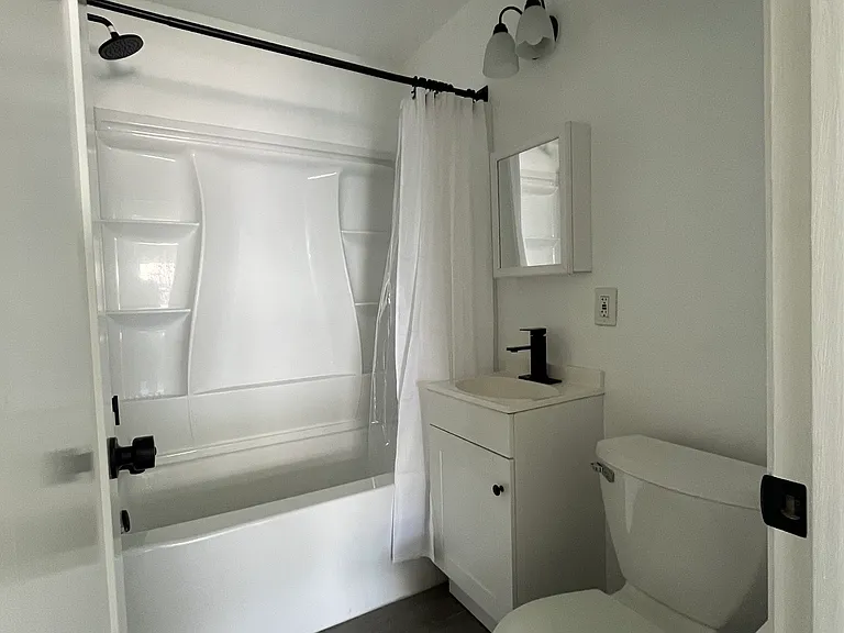 14 E Commonwealth Ave #B — Photo 15