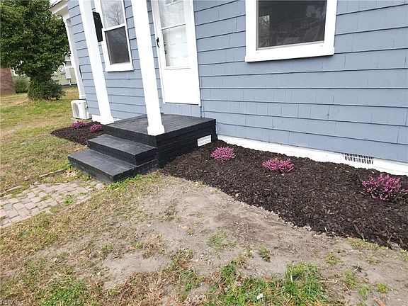 3rd image of 2116 Parker Ave