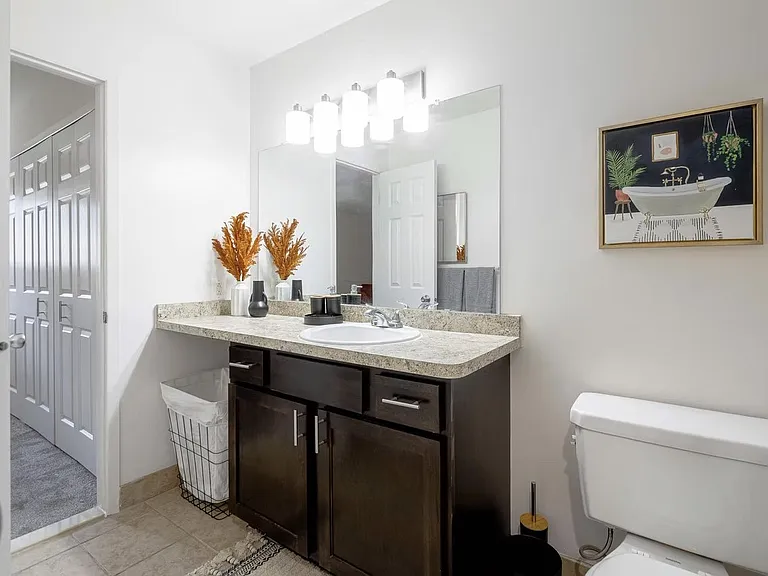 Meadowbrook Village Apartments — Photo 13