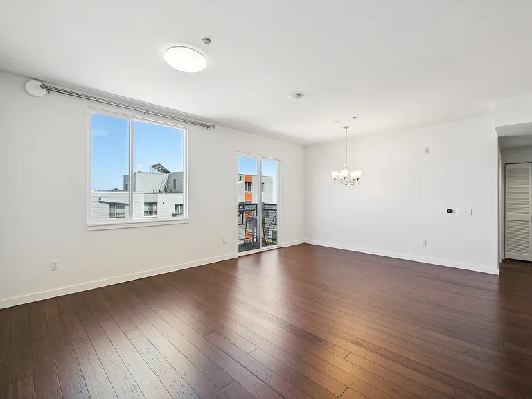 50 Jerrold Ave #305 — Photo 2