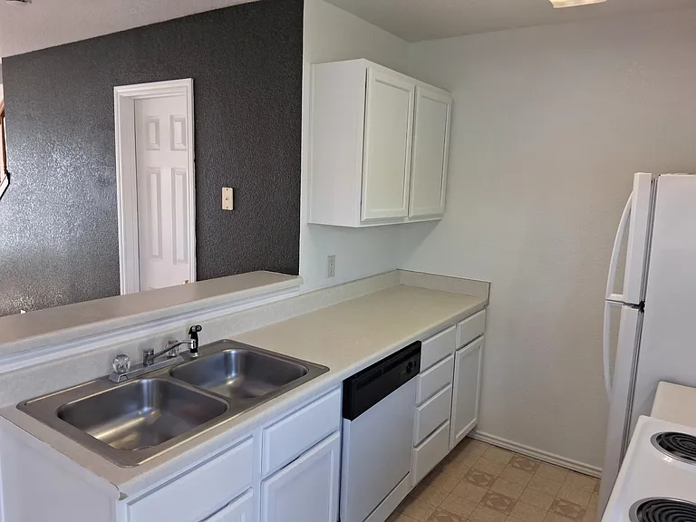 Kitchen (2)