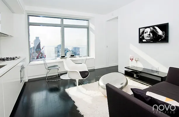 Rented by NOVO | media 64