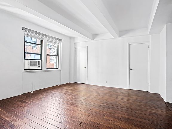 5th image of 211 E 35th St APT 10D