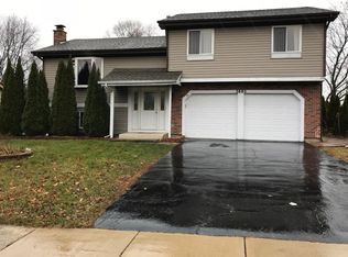3885 Windjammer Ln, Hanover Park, IL 60133