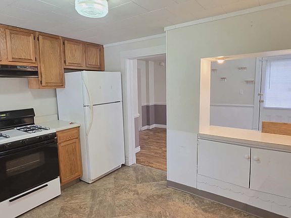 3rd image of 17 Park St #1