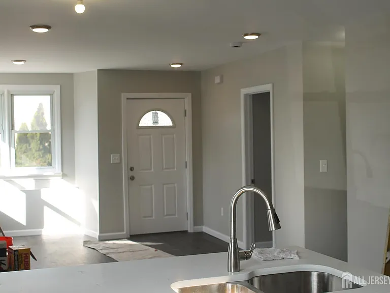 519 Roosevelt Ave #2 — Photo 9
