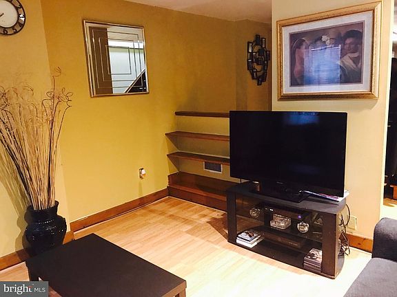3rd image of 113 Delamore Pl