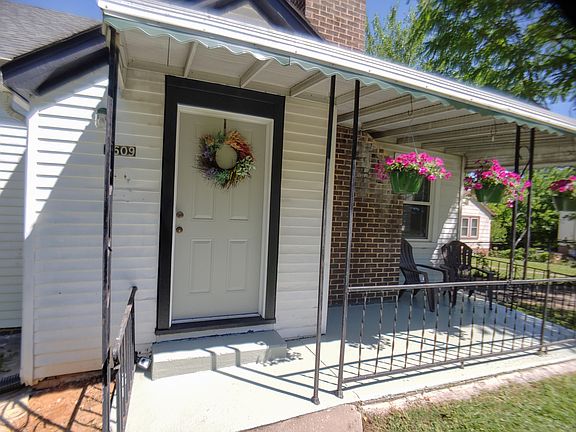 4th image of 3609 Lilac Ave