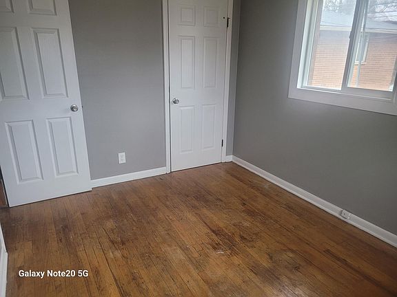 5th image of 1764 E Livingston Ave #D
