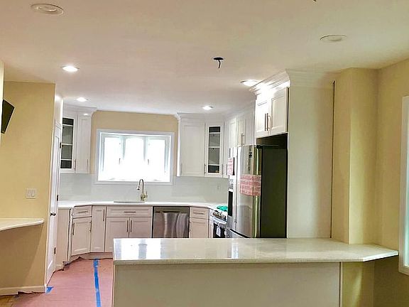 5th image of 13735 94th St