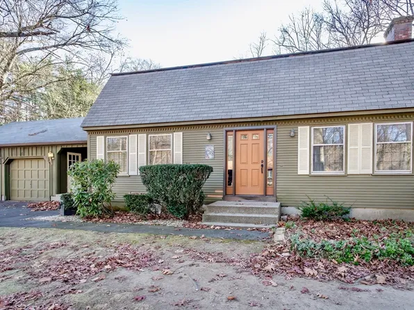 4 Old Quarry Rd, Westfield, MA 01085