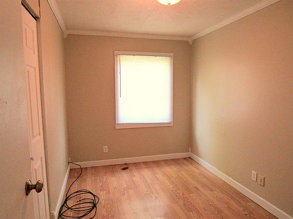 3rd image of 4021 Fellows St