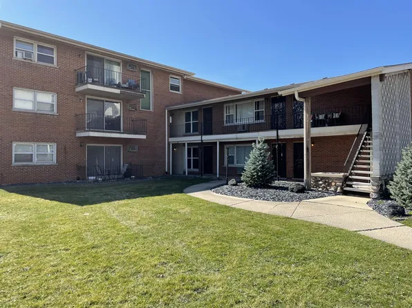 4409 W 95th St #7, Oak Lawn, IL 60453