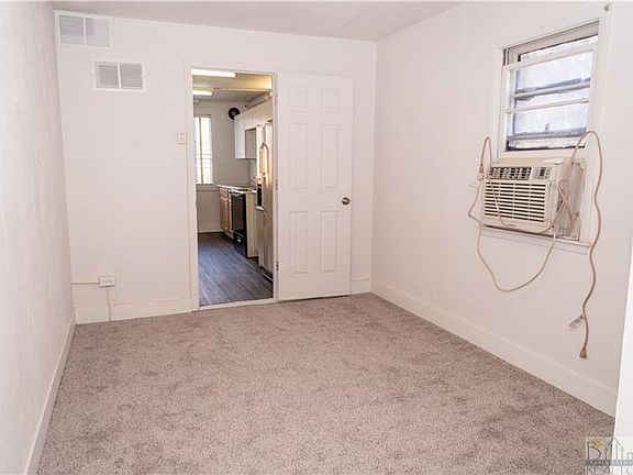 4th image of 3838 State Ave #4