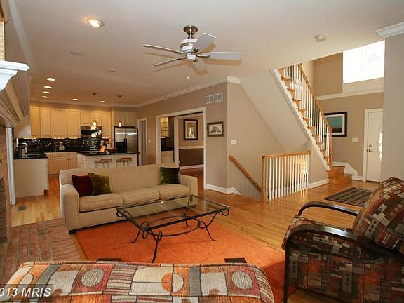 3rd image of 703 Gettysburg Ct