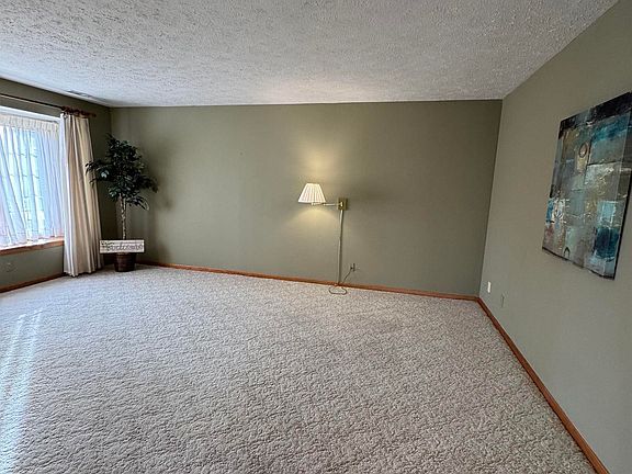 4th image of 2502 Hollyhock Cir #2