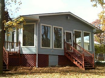 2nd image of 1925 Carlton Ave