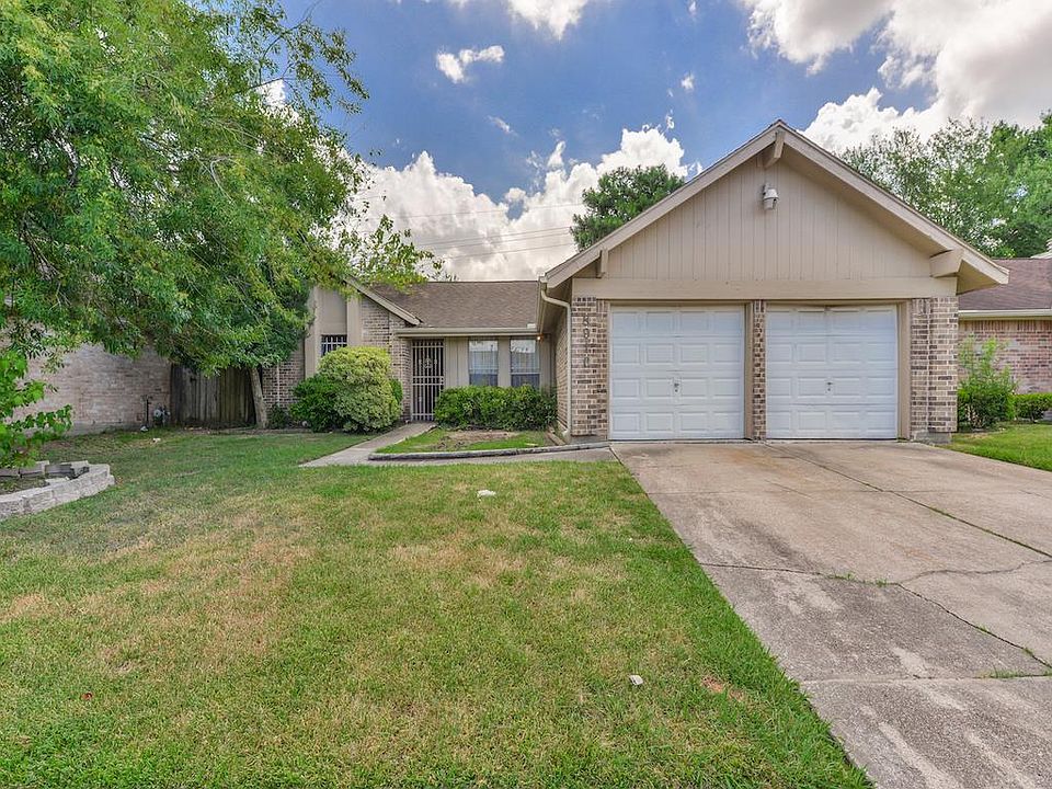 1st image of 8910 Enchanted Forest Dr