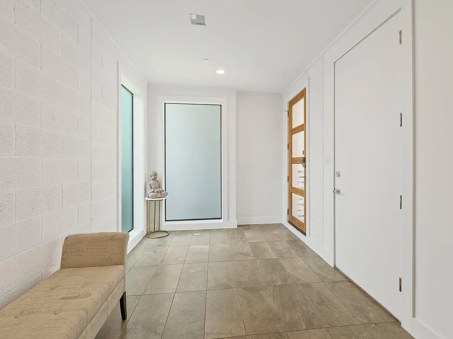 3 bed, 3.5 bath, 2532 sqft, $3,450 — Photo 4