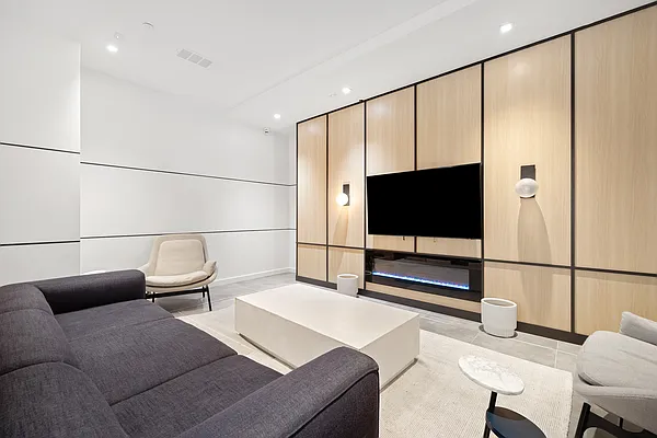 Rented by CW Realty Property Management LLC | media 21