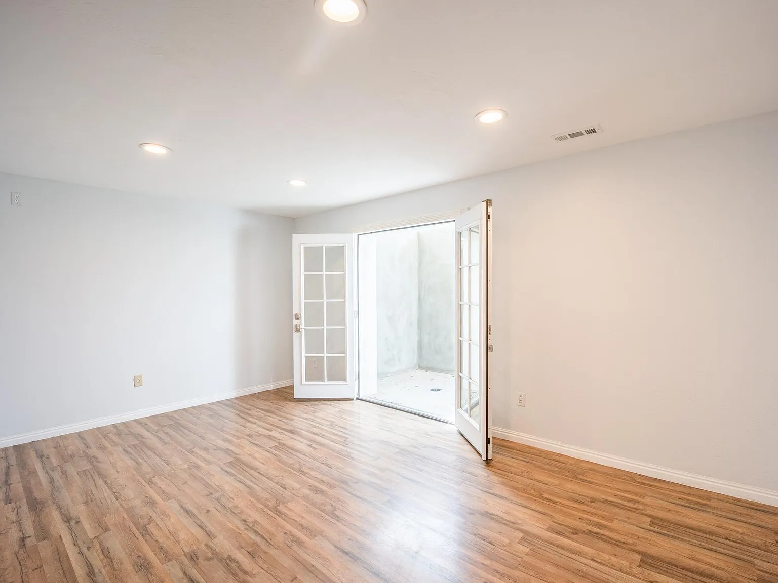 2 bed, 1735 sqft, $1,500 — Photo 3
