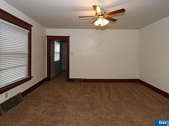3rd image of 921 N 45th St