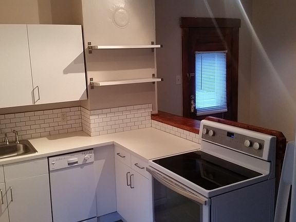 5th image of 126 Bradley Ln