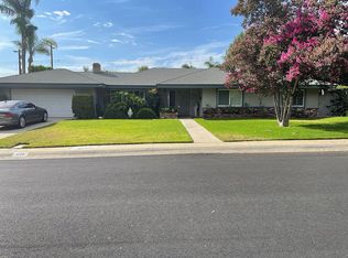 520 Park Ln, Corona, CA 92879