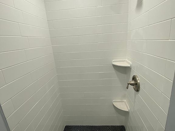 4th image of 1635 S 17th St Floor 2