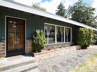 740 N 165th St, Shoreline, WA 98133