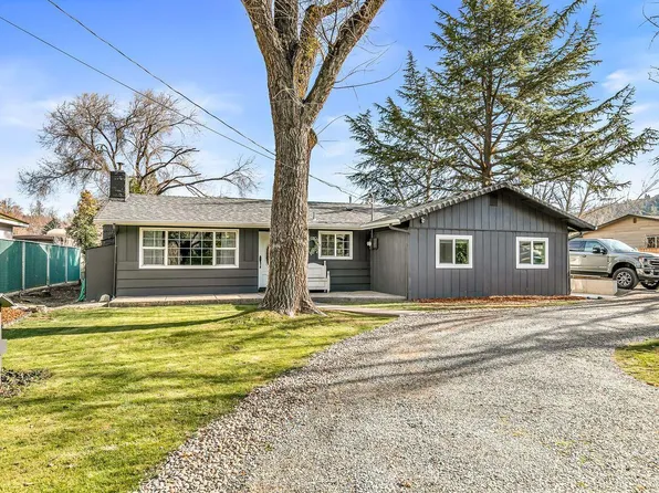 3065 Griffin Creek Rd, Medford, OR 97501