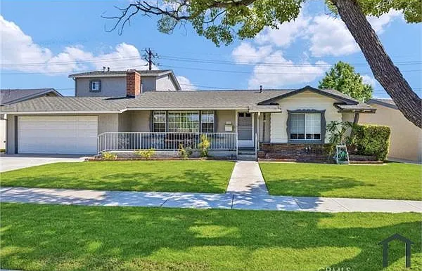 3222 W Sunview Dr