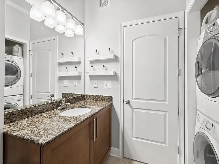1055 Piedmont Ave NE #205 — Photo 9