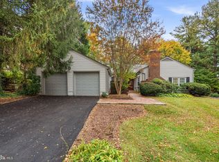 9836 Dellcastle Rd, Montgomery Village, MD 20886