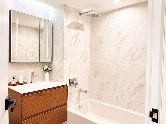 4th image of 144-49 Northern Blvd #722