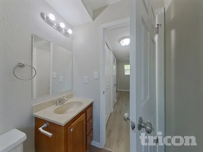348 S 29th Ave — Photo 13