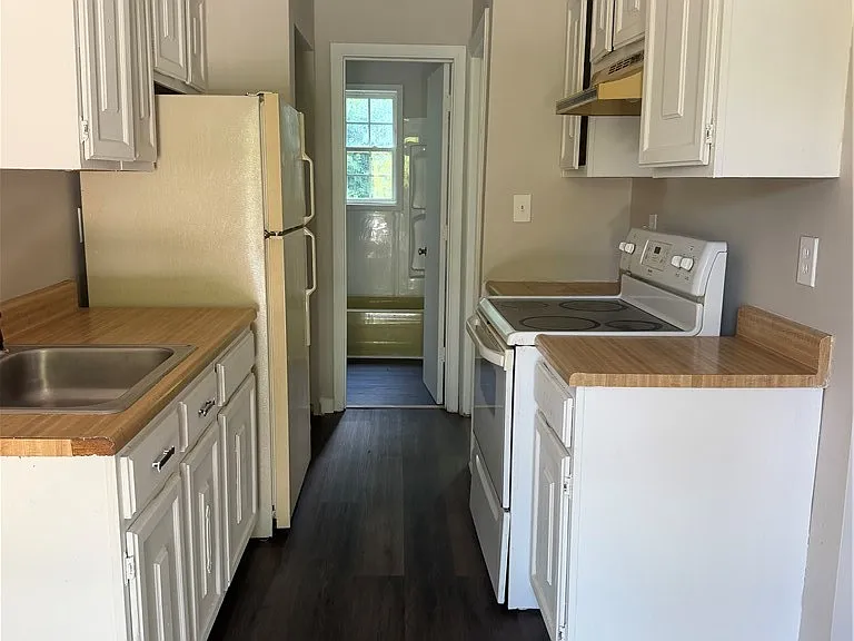 119 Johnson St #B — Photo 4