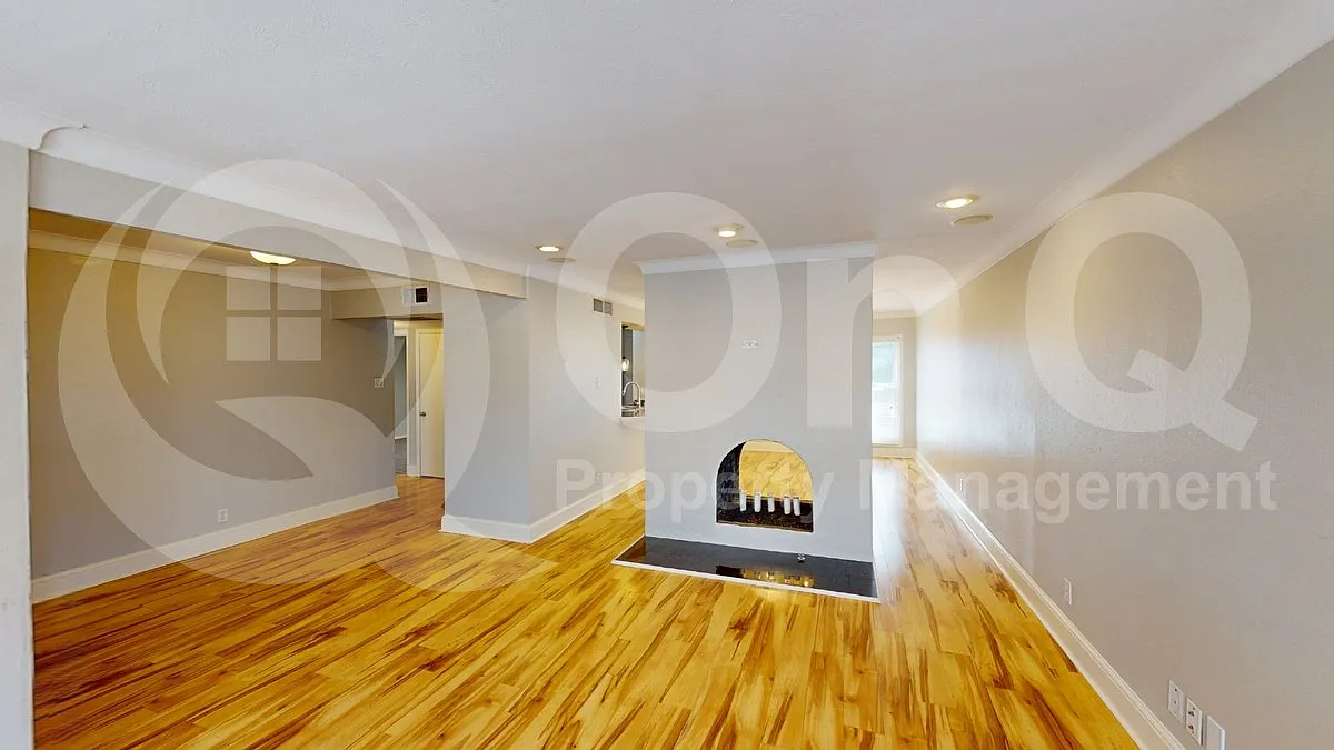 Building Photo - 5925 E University Blvd #132