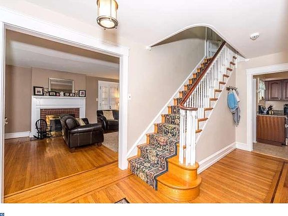 5th image of 614 Turner Ave
