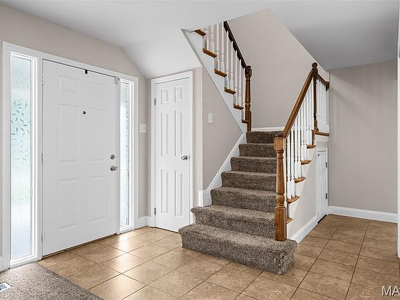5th image of 615 Creststone Dr