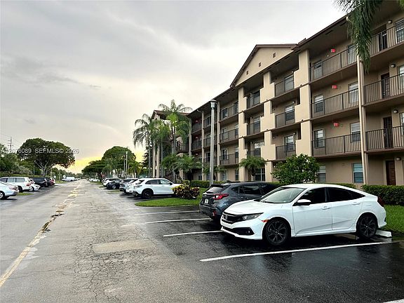 3rd image of 13105 SW 16th Ct APT 105L
