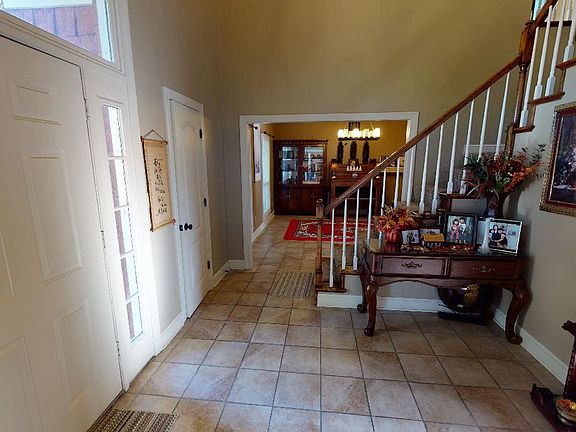 2nd image of 1850 Club House Dr